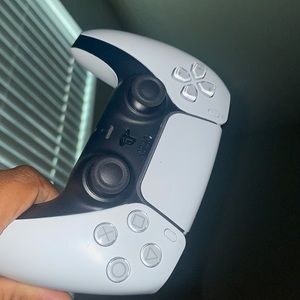 PlayStation 5 controller